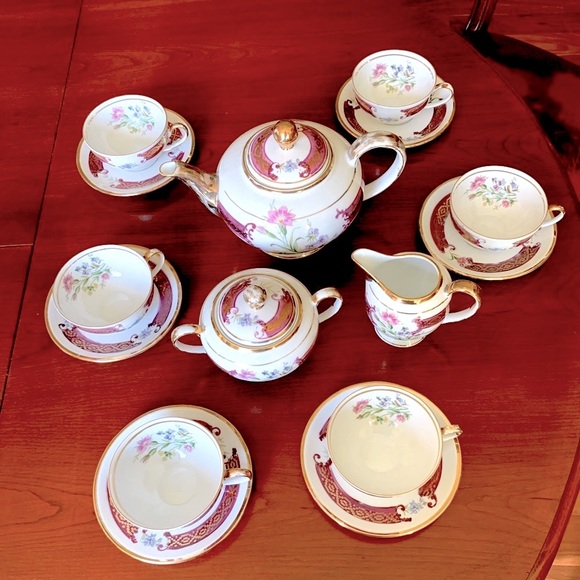 Vintage Gold Plated Fine Porcelain Tea / coffee cups saucers & serving set 17 Pc - Picture 4 of 16